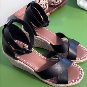 Black Women's Espadrille Wedge Sandals  size 8